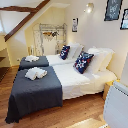 Aux Bijoux De - 1 Parking Gratuit شقة